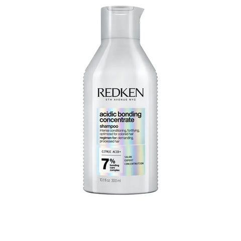 ACIDIC COLOR GLOSS sulfate-free shampoo enhances the shine of your color 300 ml